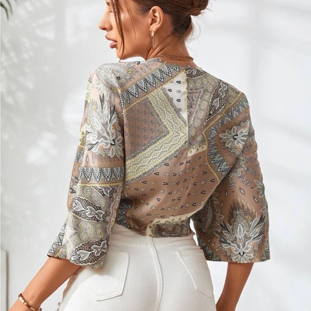 Detail blouse